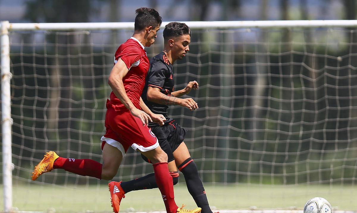 华体会-关于本菲卡险胜皇马，拉莫斯扑点救主英超的信息  第1张