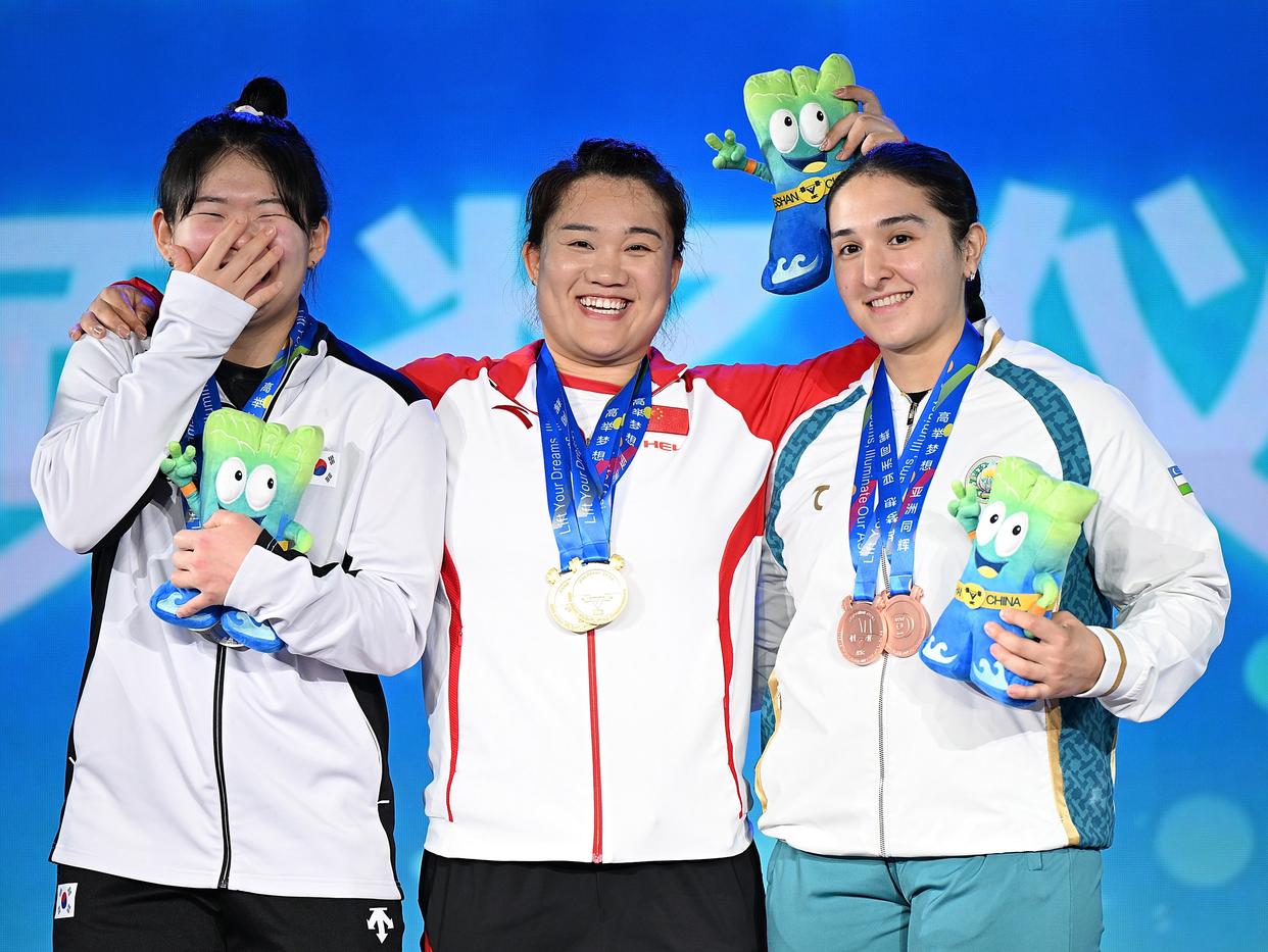 华体会登录-拉脱维亚举重选手喜获银牌,激动领奖的简单介绍 第2张 华体会登录-拉脱维亚举重选手喜获银牌,激动领奖的简单介绍 第2张